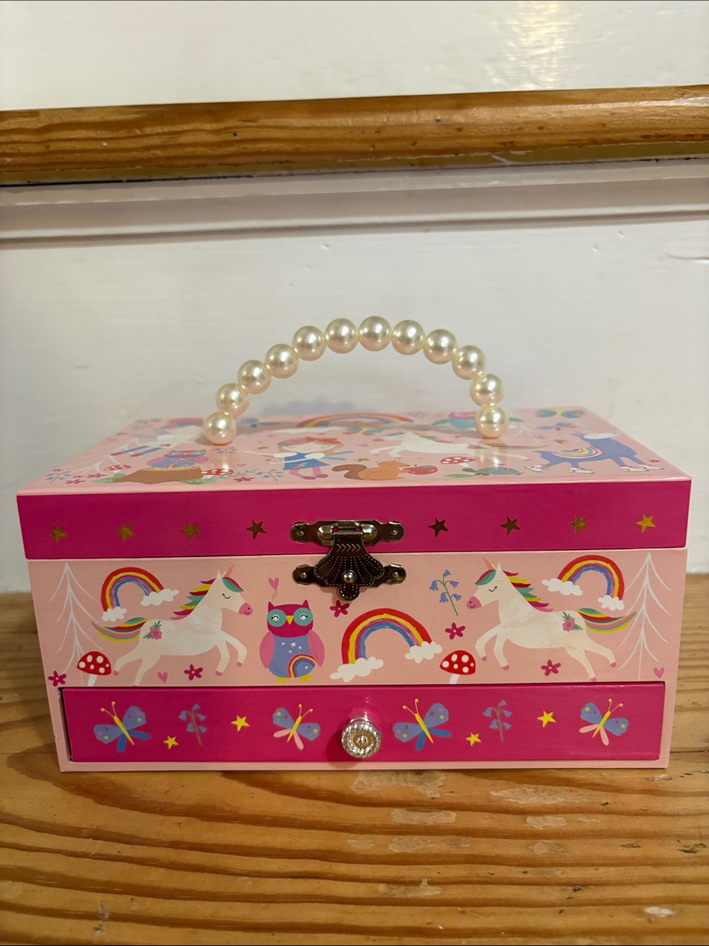 EUC Pink Unicorn & Rainbow musical Jewelry Box with faux Pearl Handle